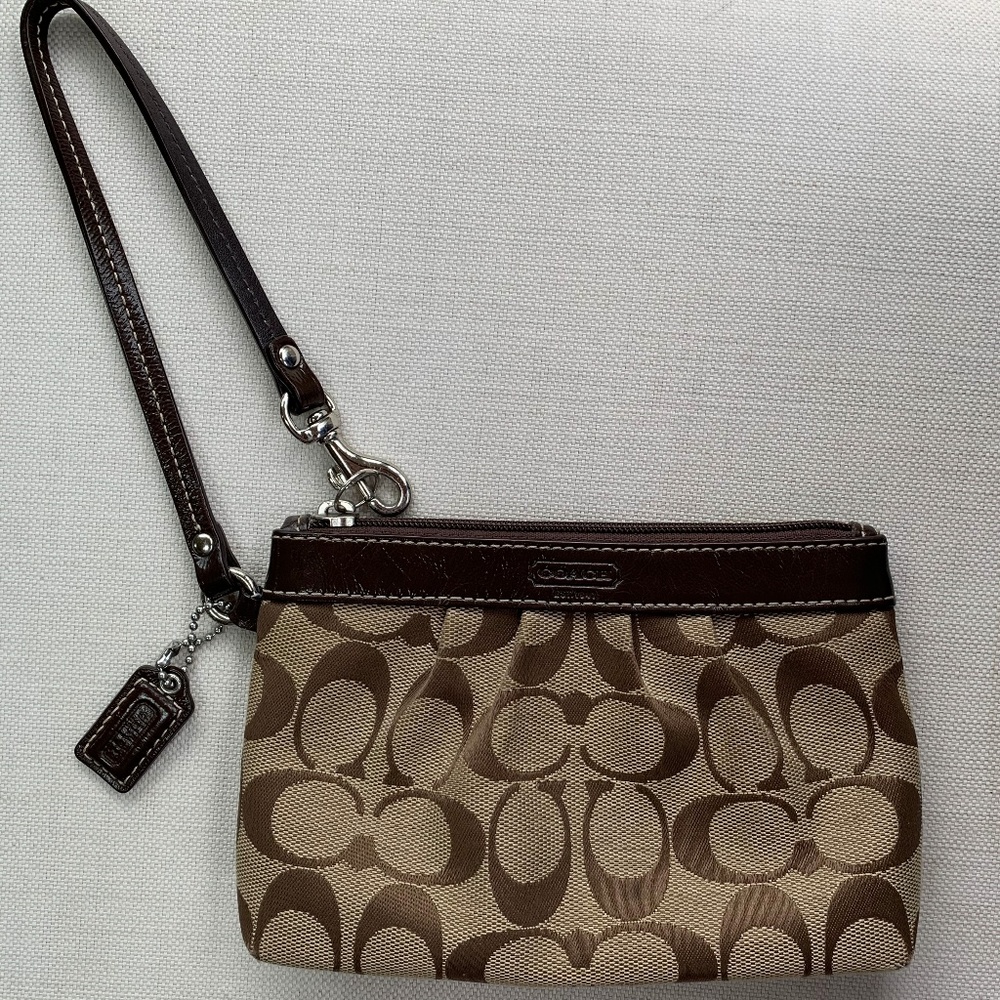 Coach Women's Sig. Fabric Brown Wristlet